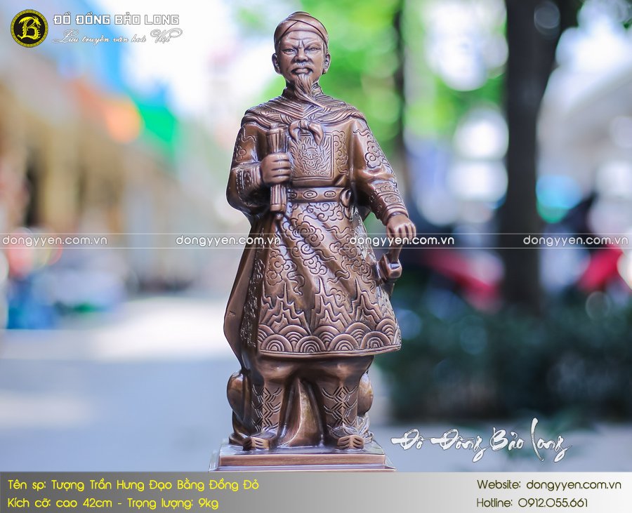 tượng trần hưng đạo bằng đồng màu giả cổ bệ vuông cao 42cm 