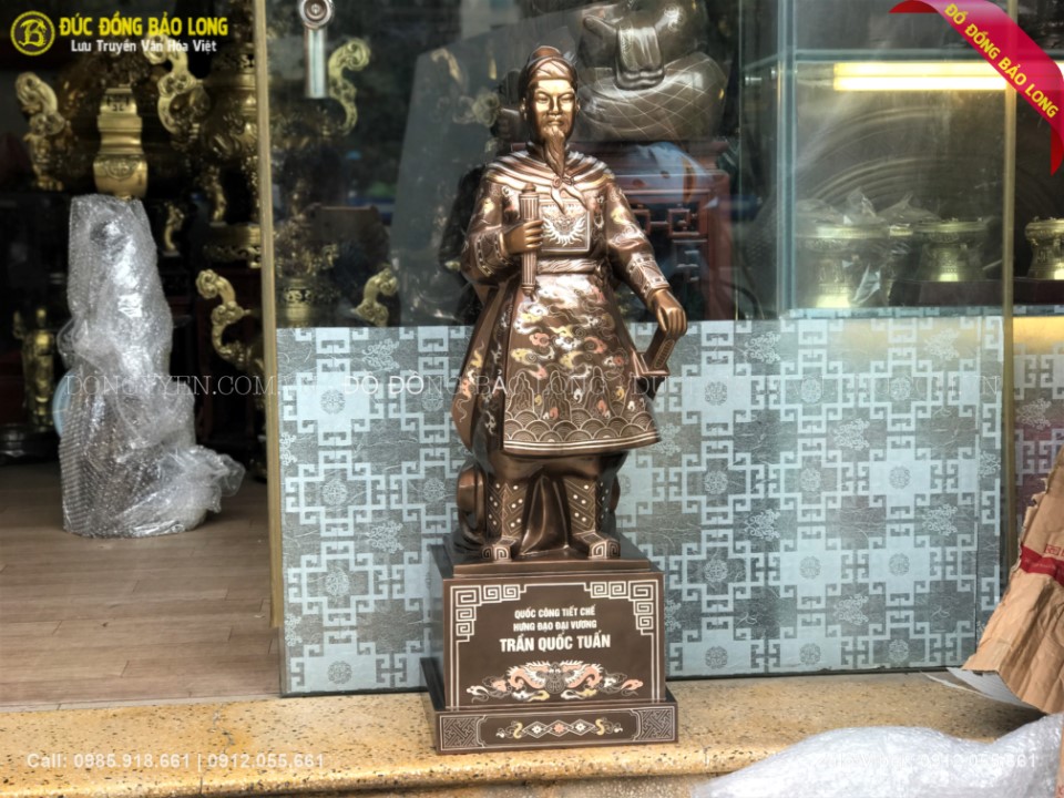 tượng trần hưng đạo