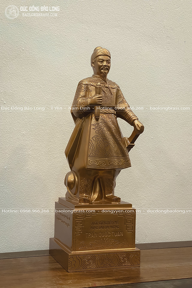 tượng đồng Trần Quốc Tuấn - Trần Hưng Đạo chạm hoa văn màu trầm cổ cao 48cm đẹp