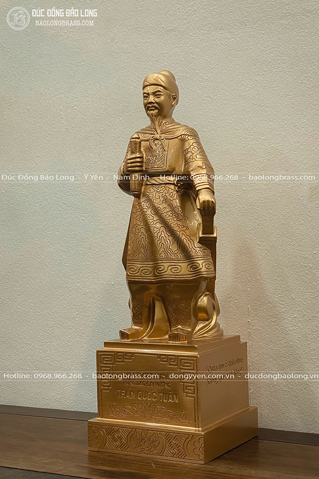 tượng đồng Trần Quốc Tuấn - Trần Hưng Đạo chạm hoa văn màu trầm cổ cao 48cm đẹp