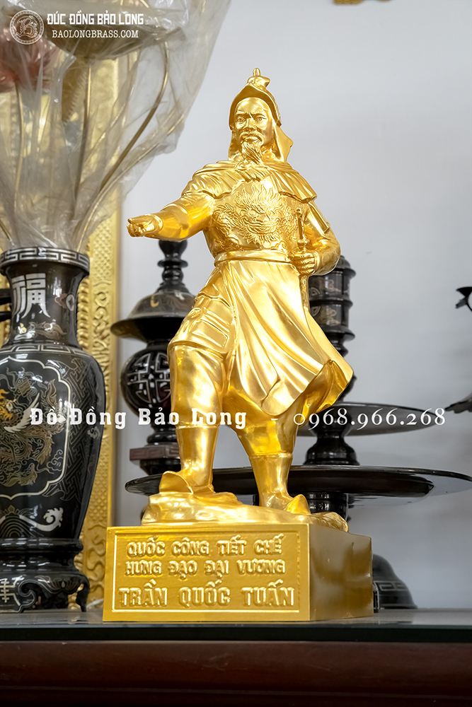 tượng Trần Hưng Đạo bằng đồng đỏ dát vàng 9999 cao 42cm