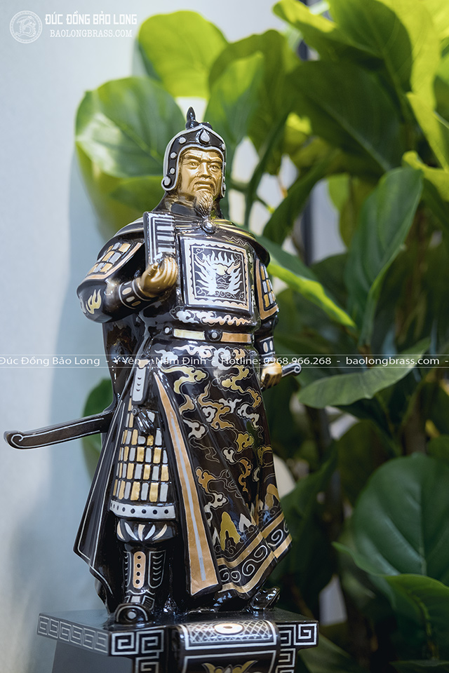 Tượng đồng Trần Quốc Tuấn - Trần Hưng Đạo khảm tam khí mẫu mới cao 48cm