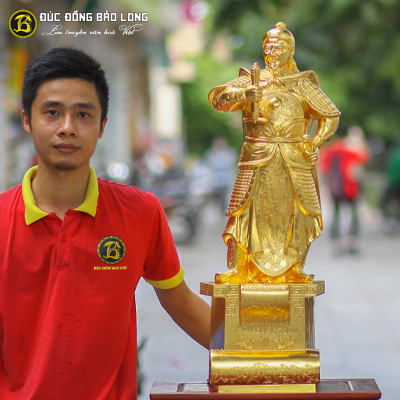 Tượng Trần Quốc Tuấn bệ thuyền dát vàng 9999 cao 81cm