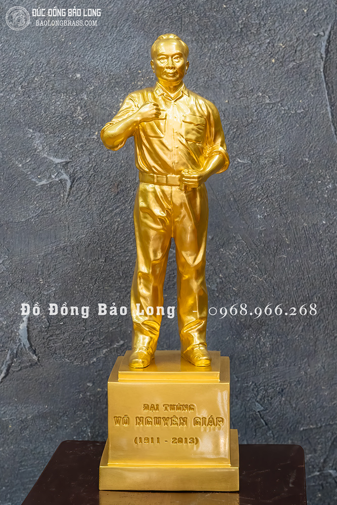 Tượng Đại tướng Võ Nguyên Giáp Đứng Bằng Đồng Cao 42Cm Dát Vàng 24K