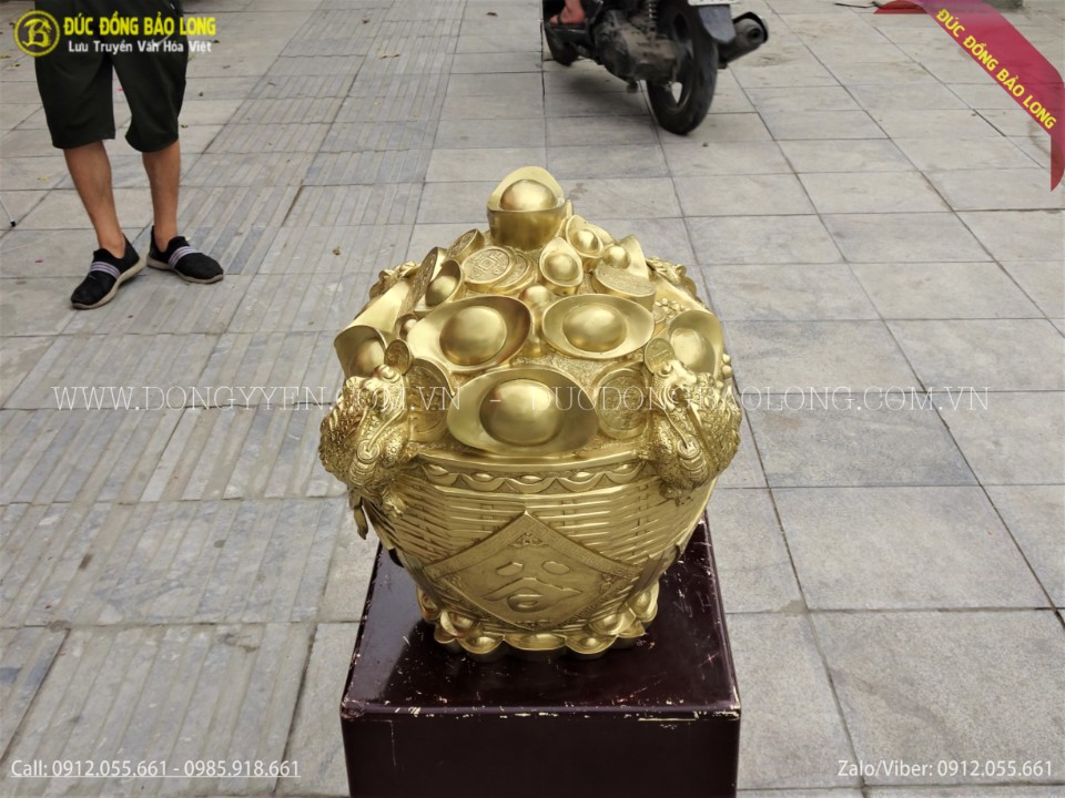 giỏ tiền bằng đồng